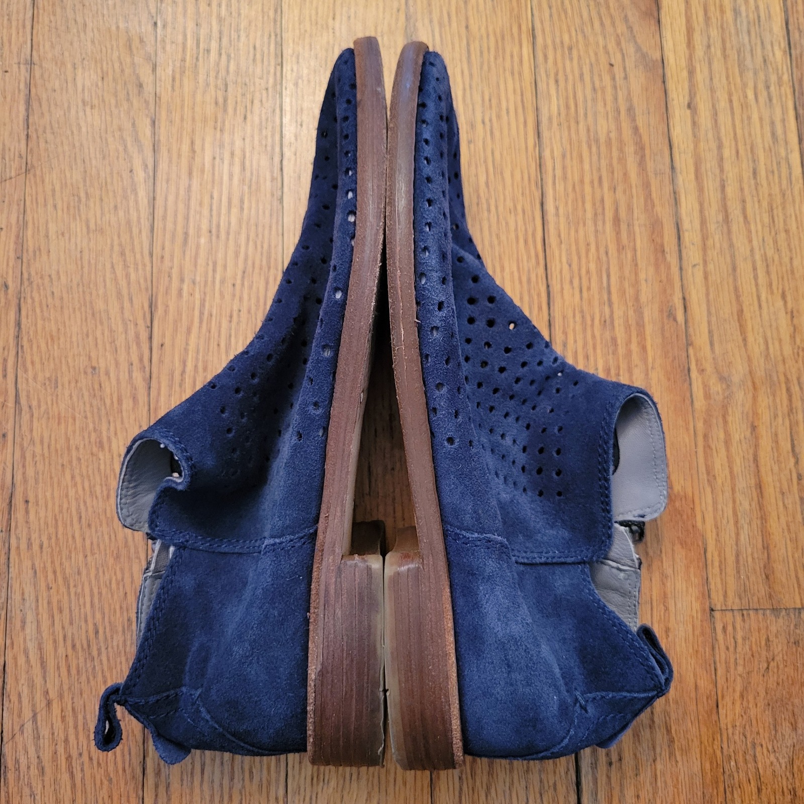 Hudson London 38 Perforated Suede Leather Ankle Boots Blue Zip 7 Booties Boho — image 4 of 7